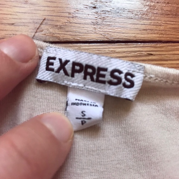 Express Ruffle Front Tank Size S - Picture 6 of 10